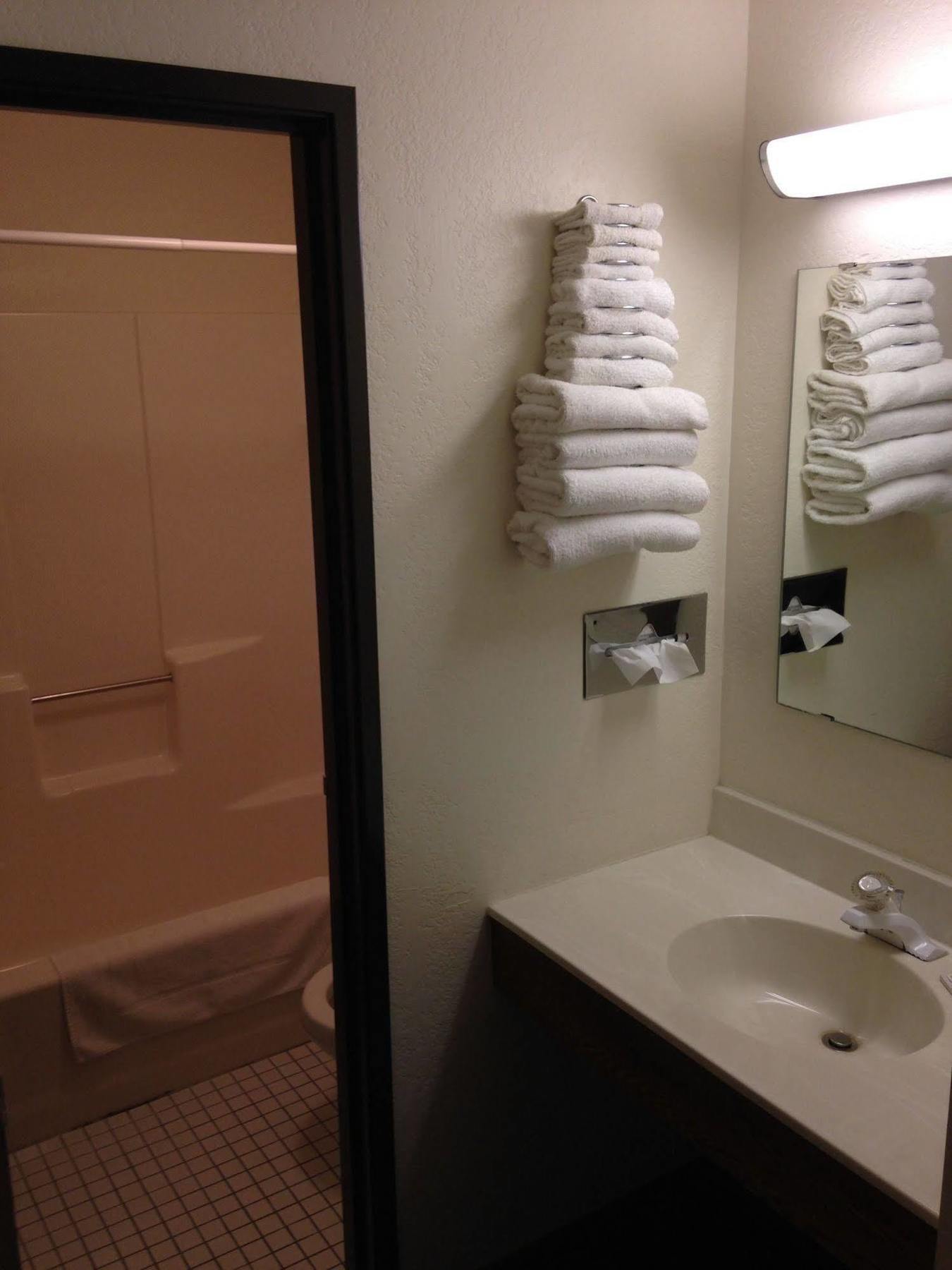 River Bend'S Walleye Inn Baudette Eksteriør billede